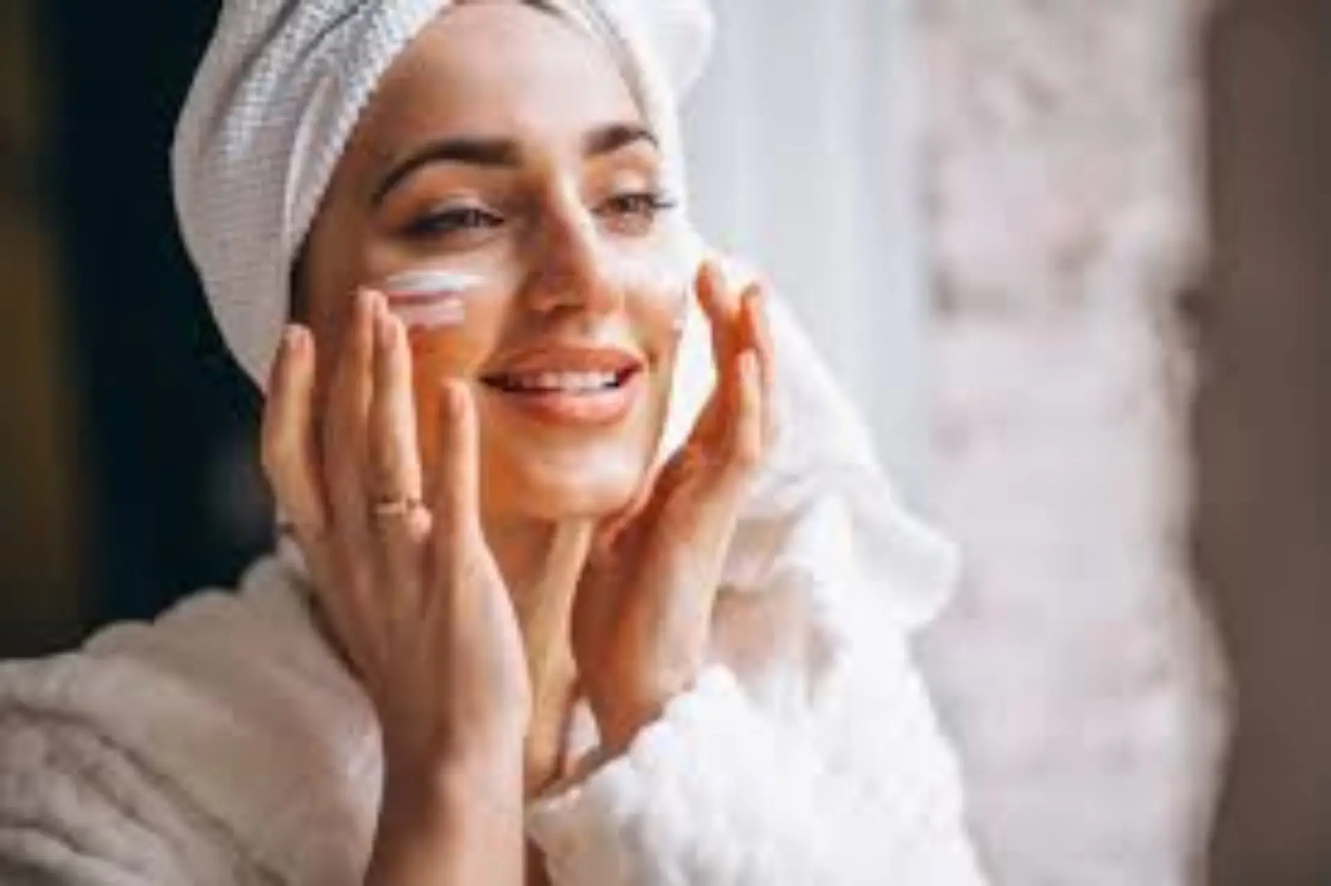 La tua pelle assorbe davvero le sostanze? Ecco cosa succede quando metti le creme